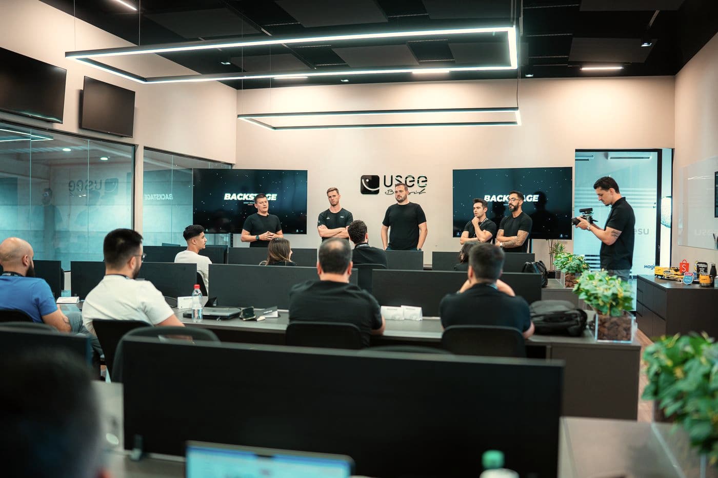 Diretoria da Usee Brasil apresentando para os participantes da 1ª edição do Backstage